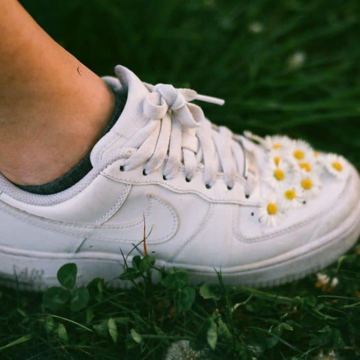 shoe and daisies