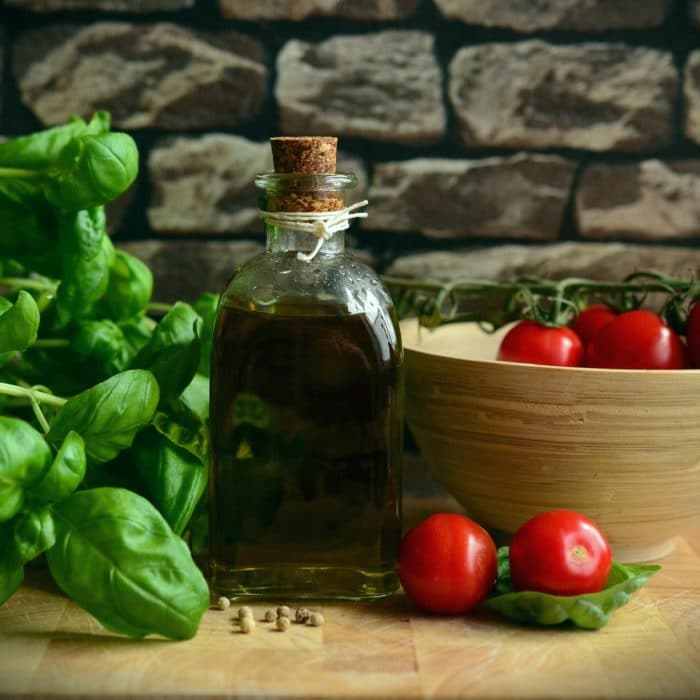 basil olive oil and tomatoes